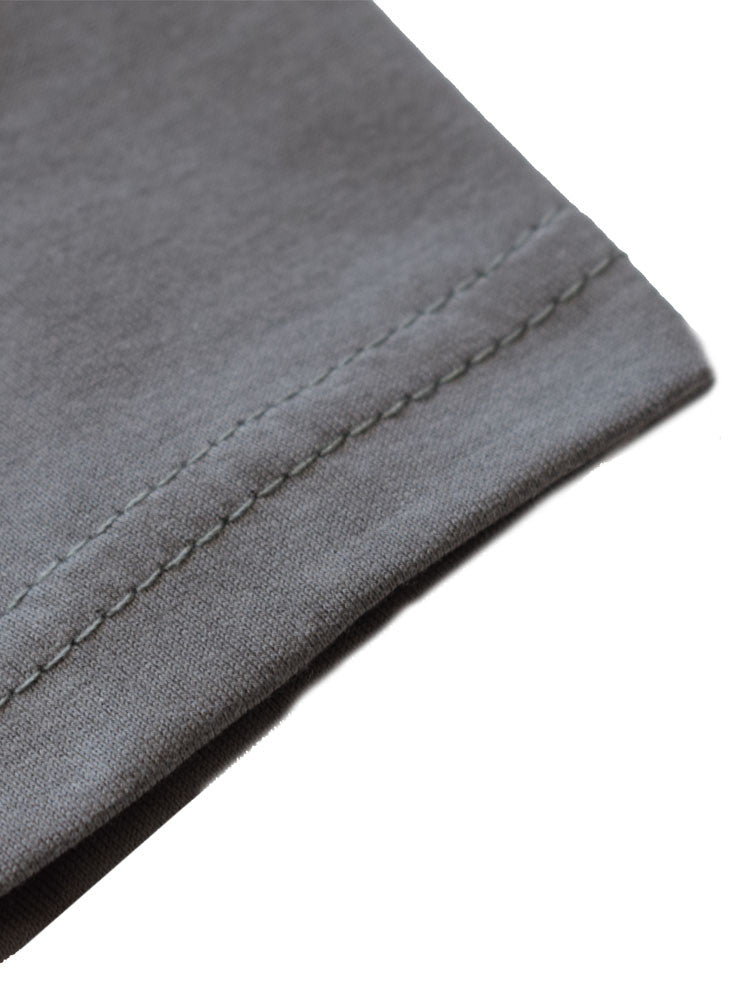 Straight hemline on T-shirt